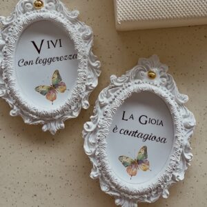 Cornice in Gesso con Grafica Personalizzata e Scatola Decorata